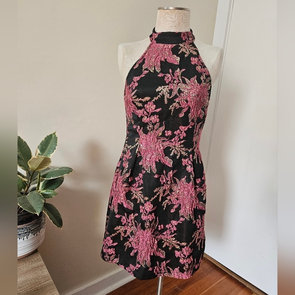 Size S Asian Inspired Floral Dress - Picture 2 of 4